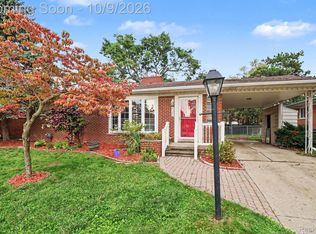 23207 Norcrest Dr, Saint Clair Shores, MI 48080