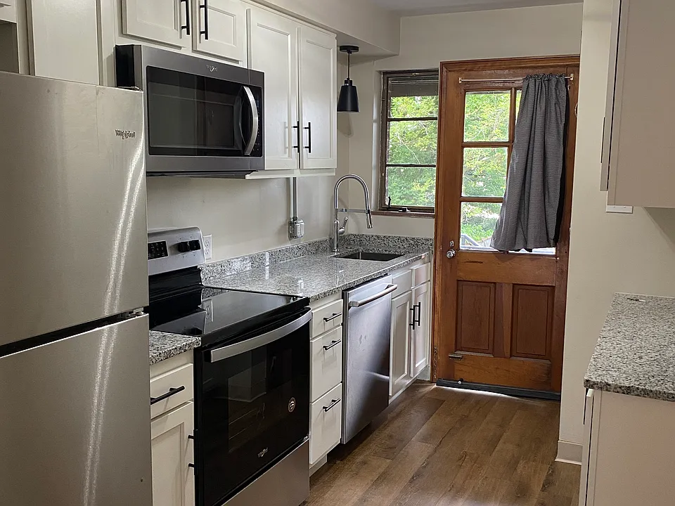 1322 W 7th Ave #2