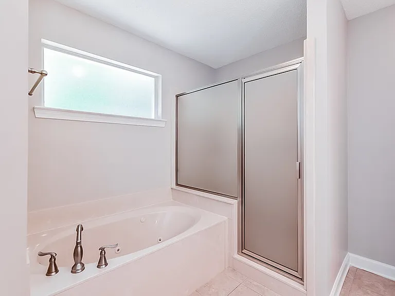 6304 Kingsview Dr — Photo 15