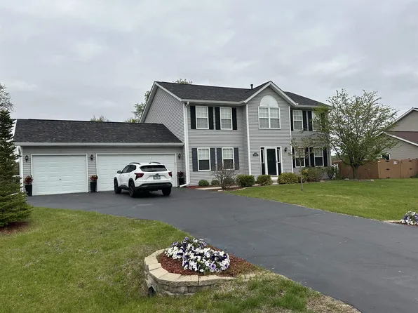 10950 Linden Blossom Ln, Roscoe, IL 61073