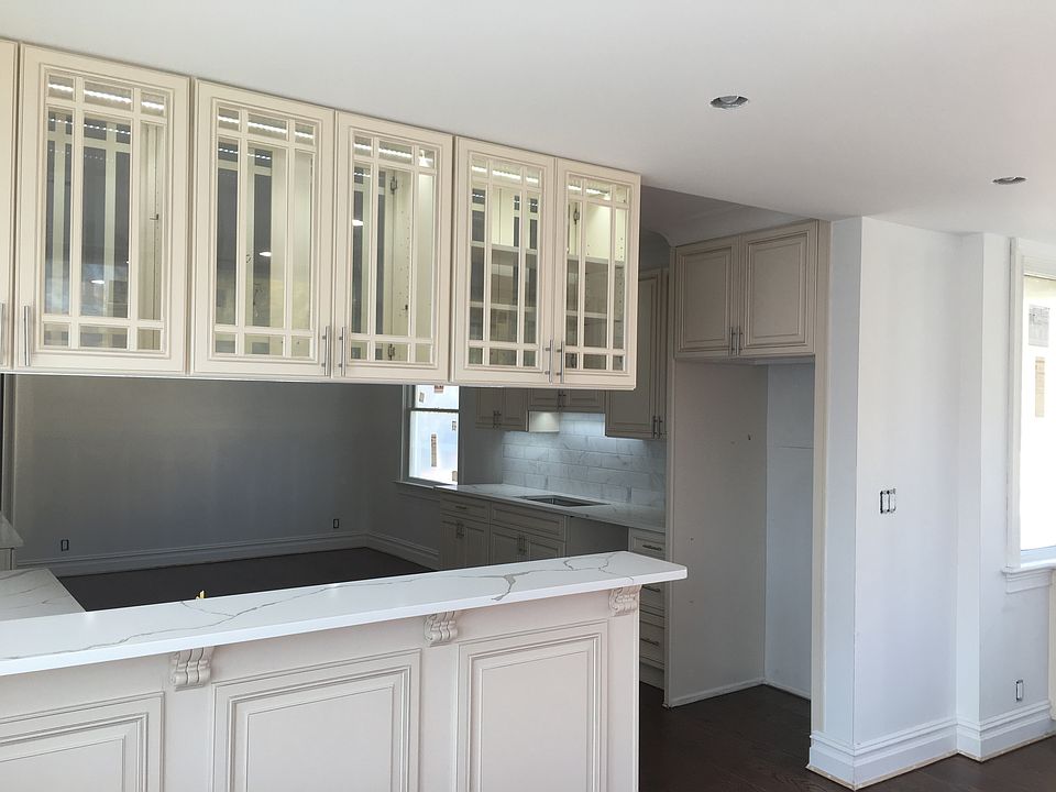 Beautiful sunny kitchen with new appliances