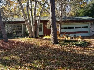 5201 Lakeshore Rd, Fort Gratiot, MI 48059