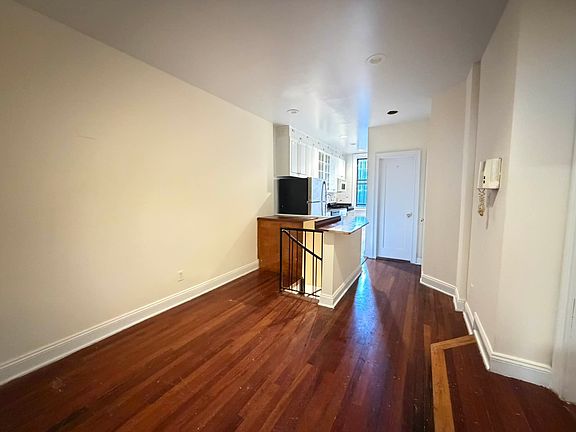 3rd image of 26 E 105th St #X