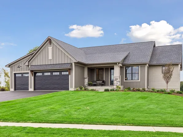 1053 Hart Lake Ave, New Richmond, WI 54017