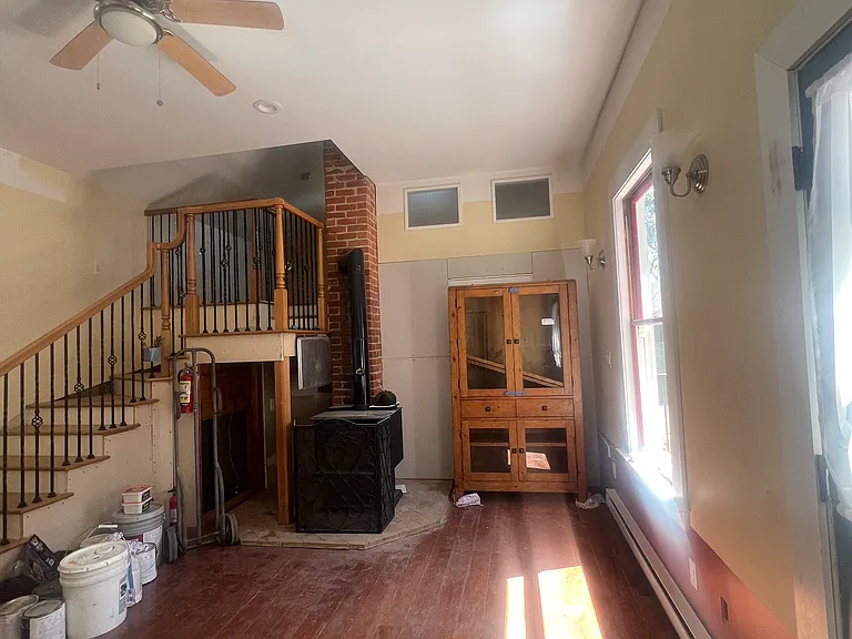 466 N 3rd St #1 — Photo 7