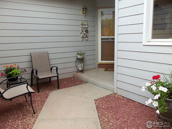 3rd image of 2878 N Empire Ave