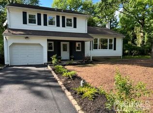 20 Sherwood Rd, Edison, NJ 08820