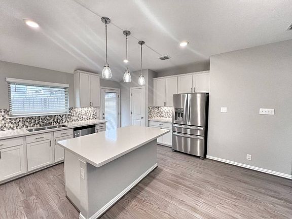 5th image of 2077 Egret Ave