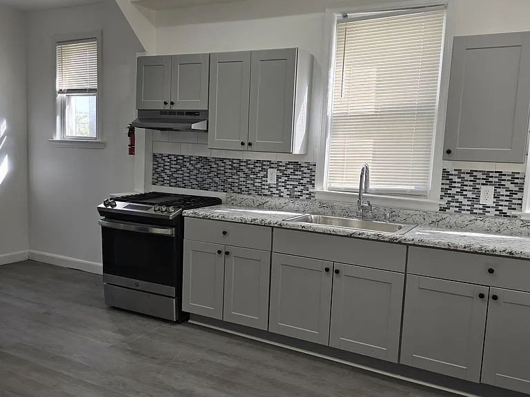 782 Bergen St #1 — Photo 12