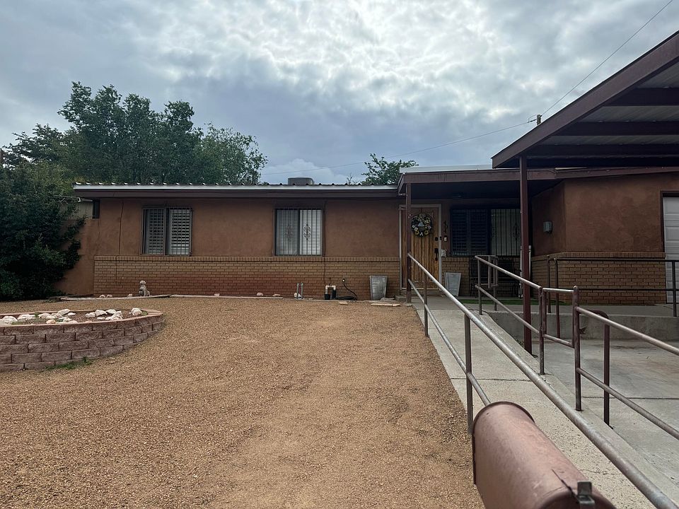 1st image of 404 Georgene Dr NE