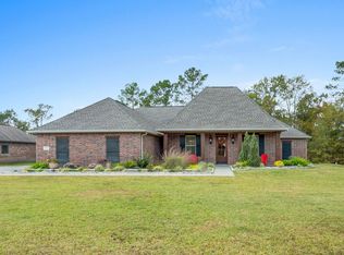 2717 E Robinwood Dr, Lake Charles, LA 70611