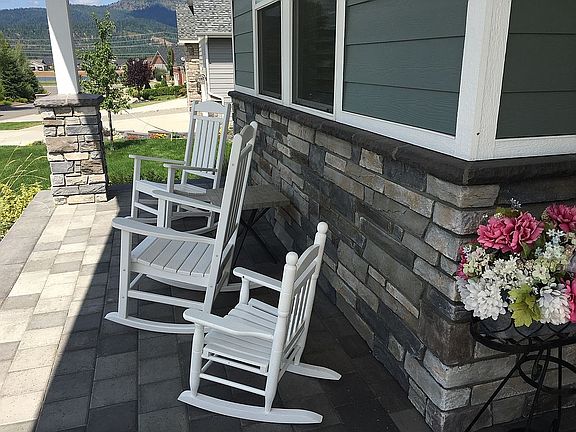 Front Porch w/Views!
