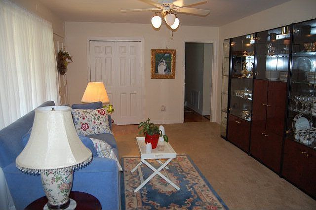 1st image of 951 Sunset Dr