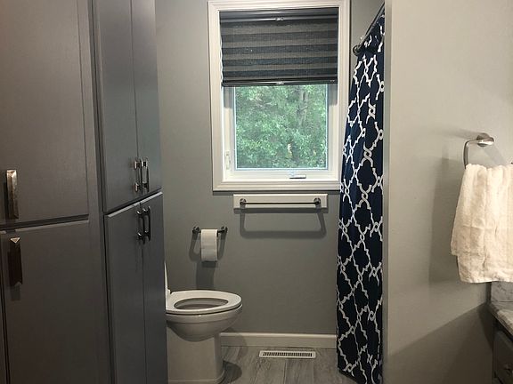 5th image of 518 Fieldcrest Ct