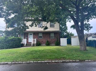 20 Amsterdam Ave, West Babylon, NY 11704