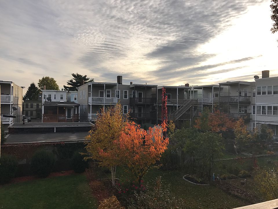 2nd image of 641-643 E 7th St Unit 2