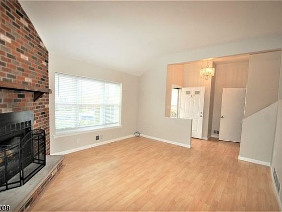 2nd image of 71 Freemont Ct #71