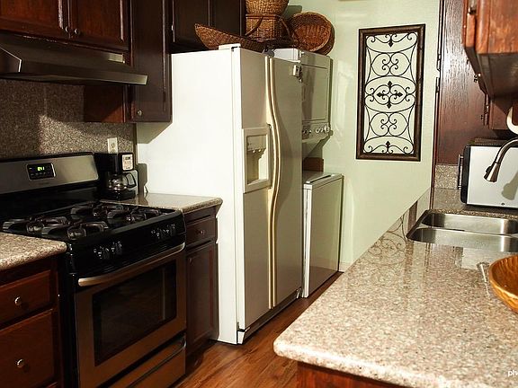 4th image of 7050 Vassar Ave Unit 15