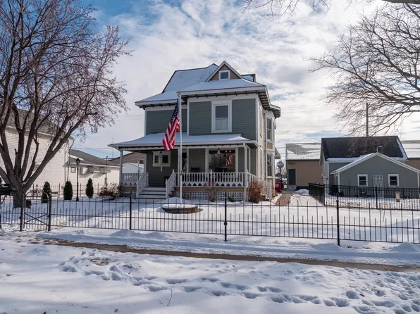 414 Chase St, Osage, IA 50461