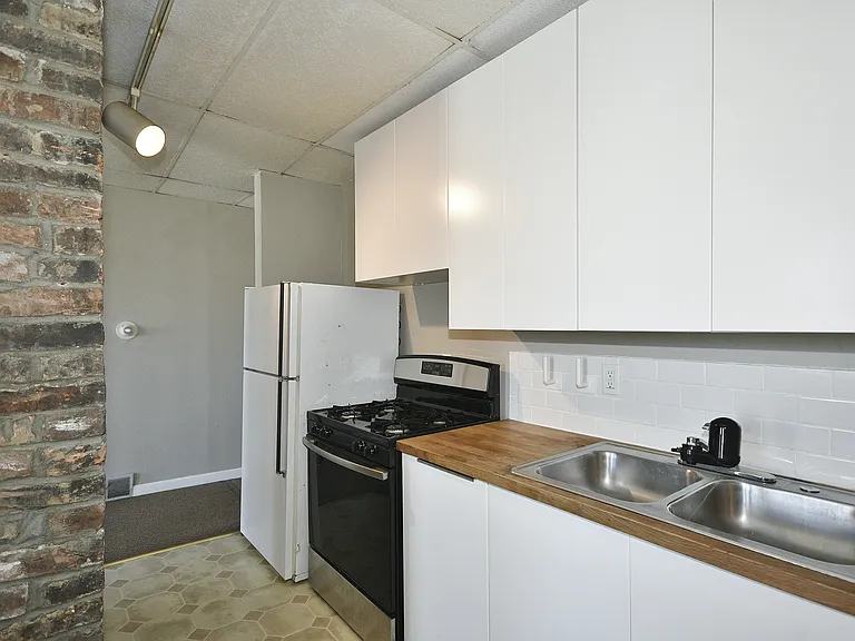 1606 Bingham St #2 — Photo 1