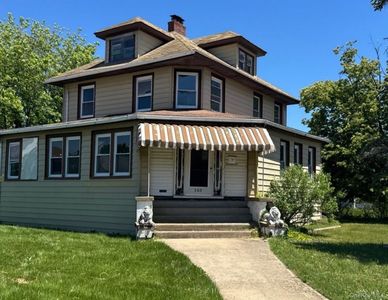 305 Roosevelt Avenue, Freeport, NY, 11520