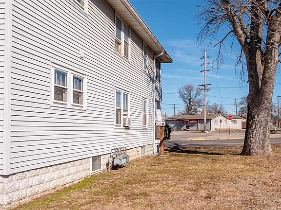 4th image of 301 E McCasland Ave