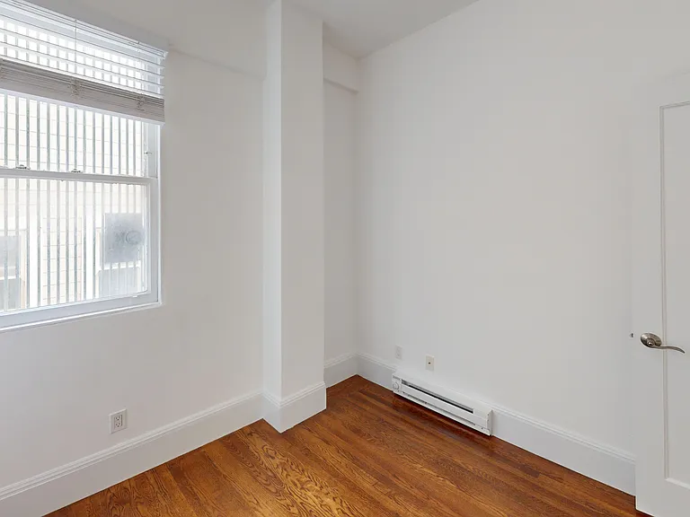 1520 Gough Street — Photo 3