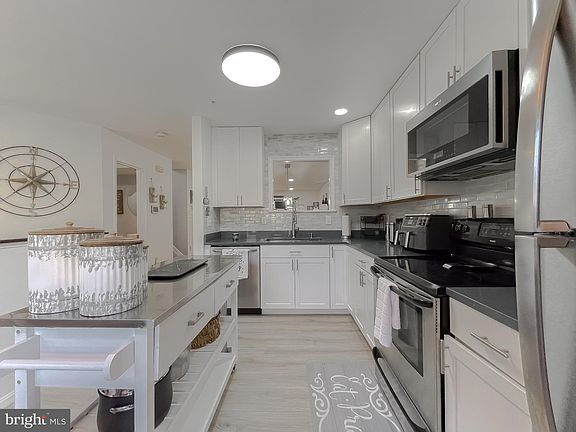 3rd image of 40457 Breton View Dr