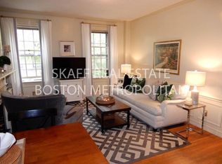42 Grove St APT 3B, Boston, MA 02114