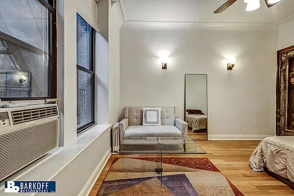 Rented by Barkoff Residential  | media 42