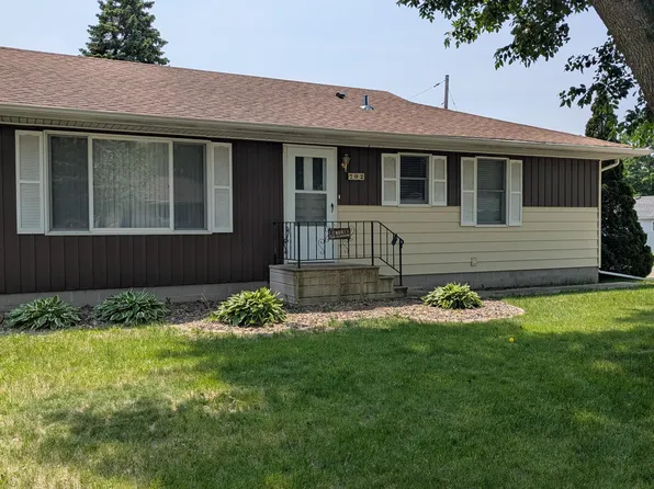 702 Hills Ln, Albert Lea, MN 56007