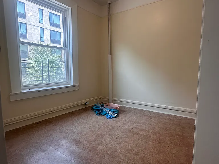 611 E 179th St #4 — Photo 7