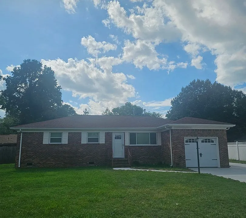 1068 Sharon Dr