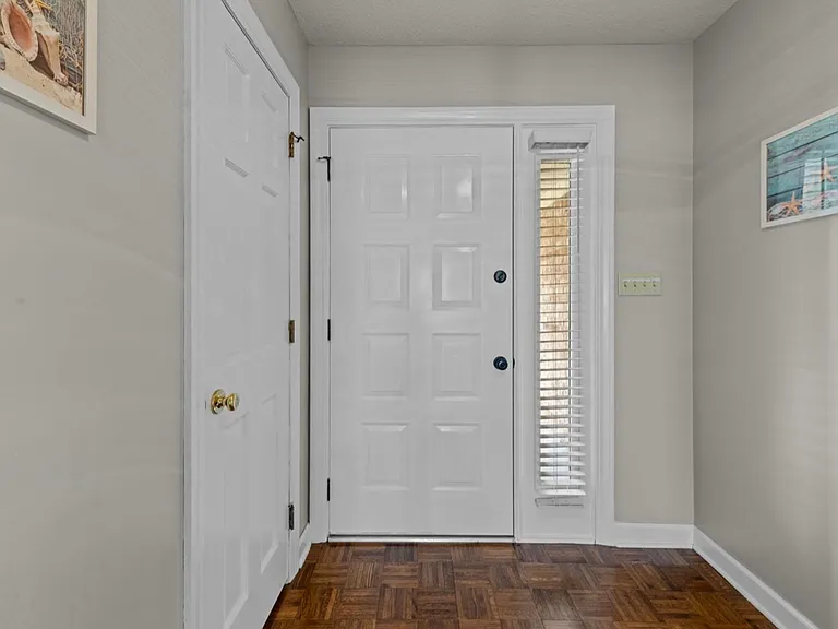 6012 Cardinal Dr — Photo 3