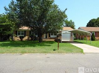 4716 Alamance Rd, Fayetteville, NC 28304