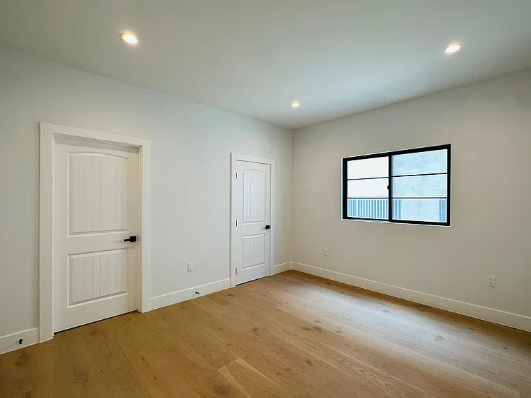 1105 S Sherbourne Dr #4 — Photo 17