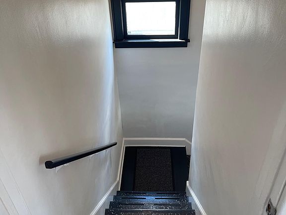 3rd image of 4 Miller St Floor 2