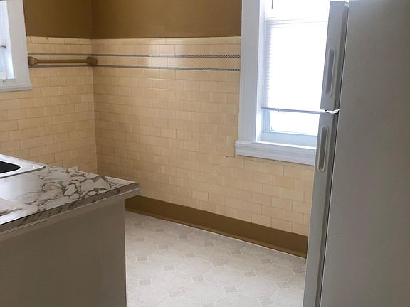 2nd image of 724 Revere Ave Floor 2