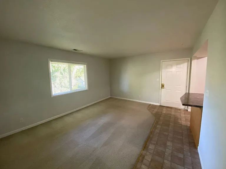 1115-1120 Doreen Ct — Photo 31