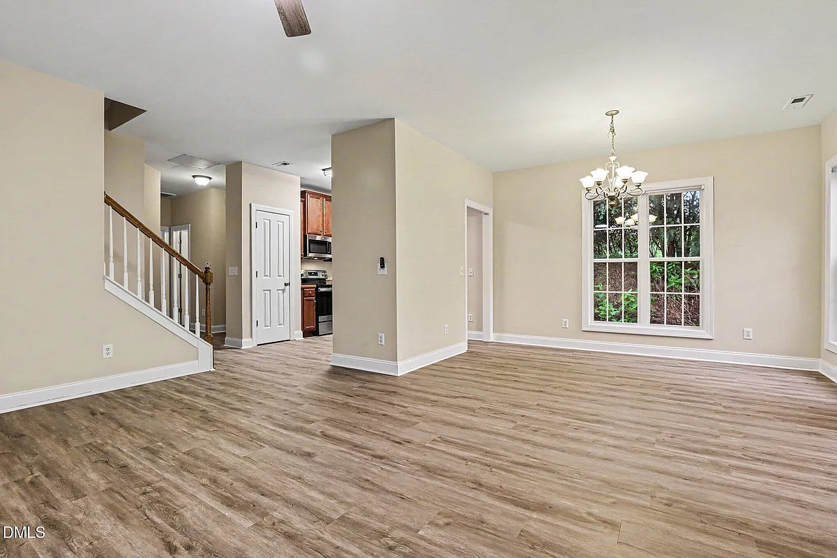 Building Photo - 306 Sugar Maple Ave