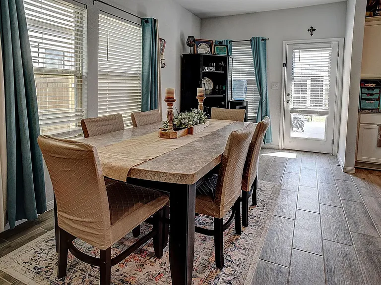 205 Driftwood Ln — Photo 9