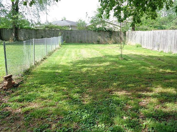 5th image of 401 Meadowview Dr