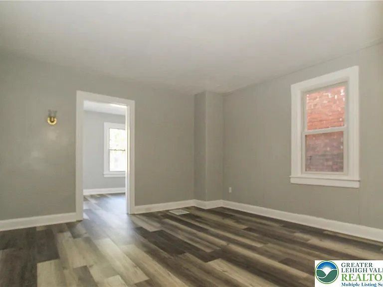 35 N 7th St — Photo 9