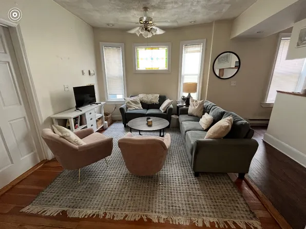 165 F St S, Boston, MA 02127