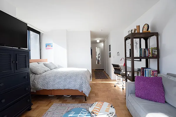 Rented by Solace SMC Inc | media 29