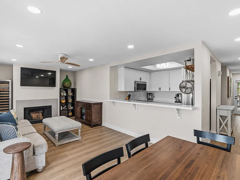 3961 Hortensia St #H10 — Photo 13
