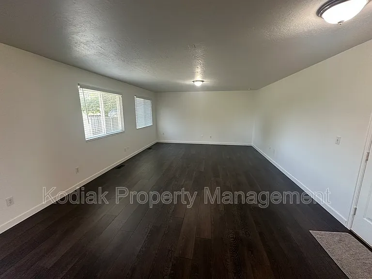 1802 S 200 W — Photo 7