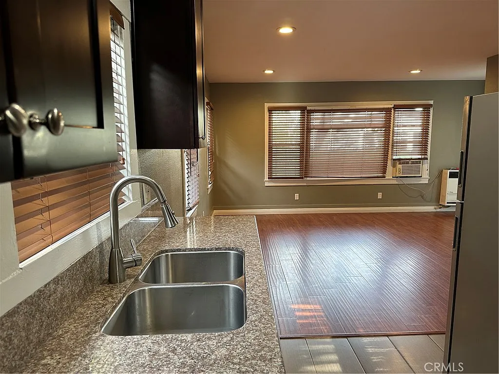 1 bed, 750 sqft, $2,745 — Photo 2