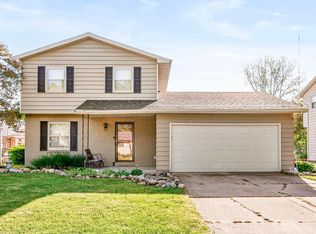 1473 Cambridge Dr, South Bend, IN 46614