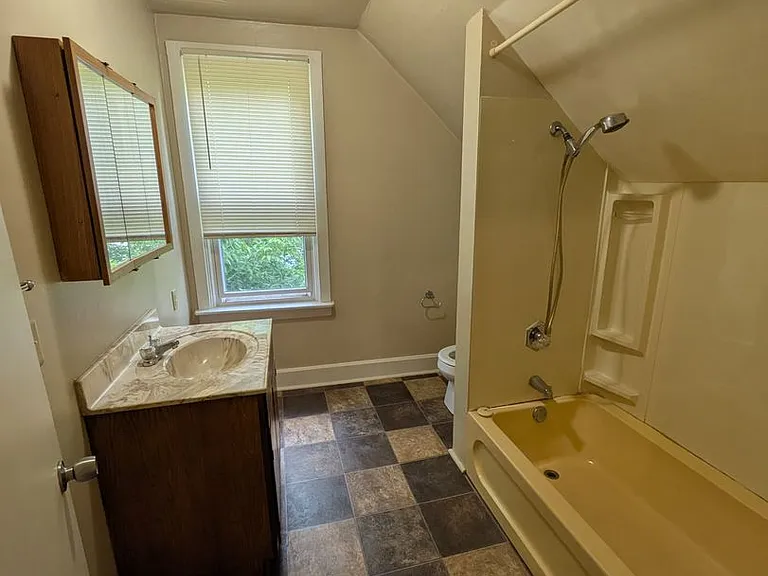 1207 S 15th St — Photo 5